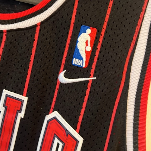 Nike NB Michael Jordan 23 Jersey - Picture 8 of 9
